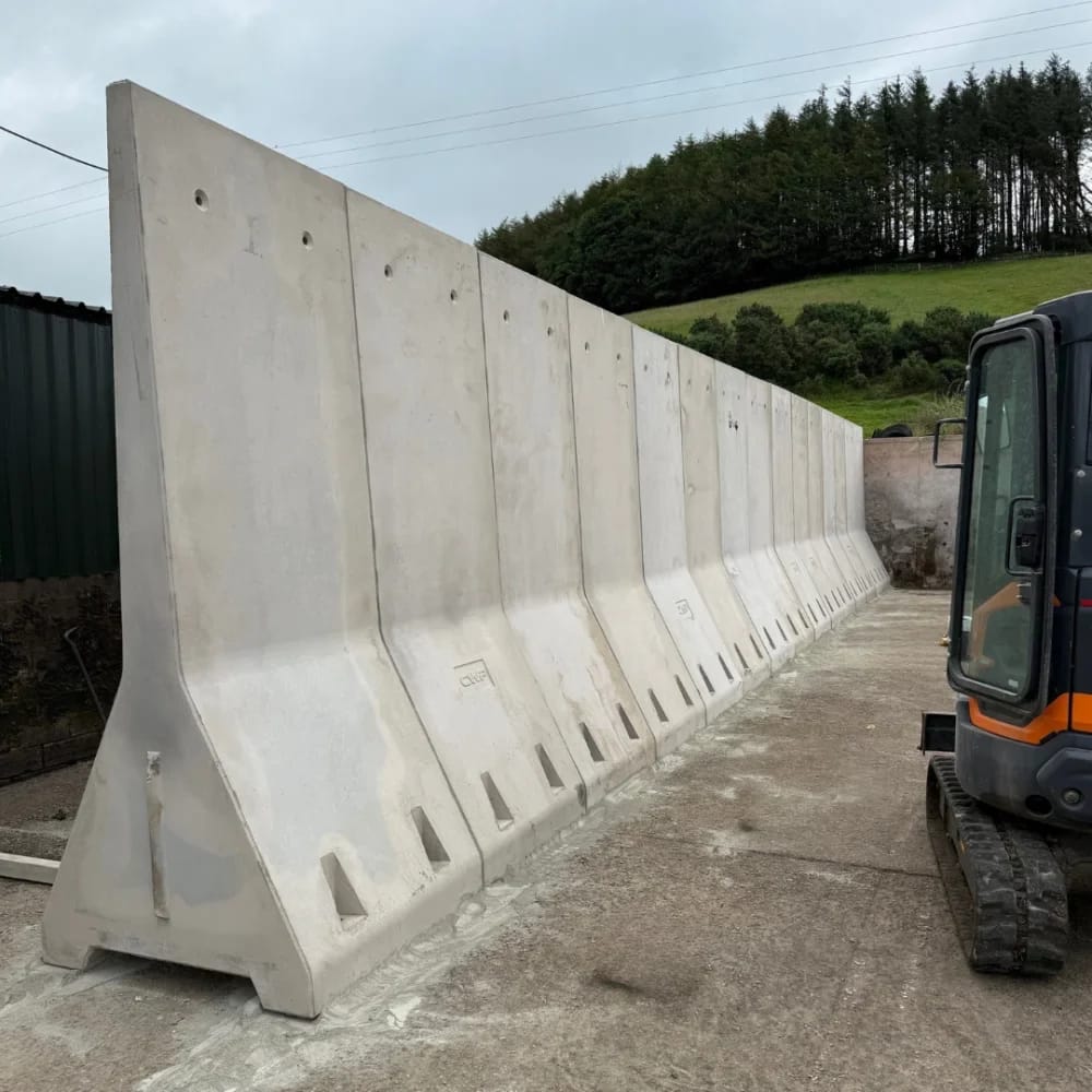 Precast Retaining Walls in Alberta: Who Owns the Design, and the Tolerances That Decide Acceptance 1 Precast Retaining Walls in Alberta