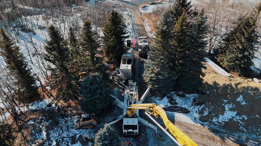 Crane Access on a Rural Yard: What to Plan For 1 omega 1.43.1