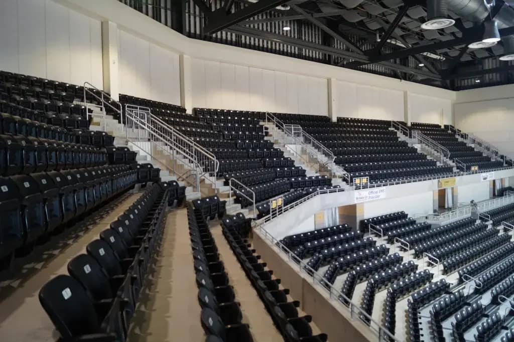 Precast Stadium Risers in Alberta: Rise, Tread, Stem and the Vibration Limit 1 Precast Stadium Risers in Alberta