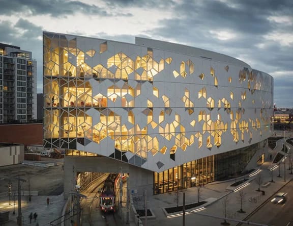 Precast Concrete in Calgary: Reliable Guide for Builders & Developers (2026) 2 architectural precast concrete in Calgary used for modern commercial buildings