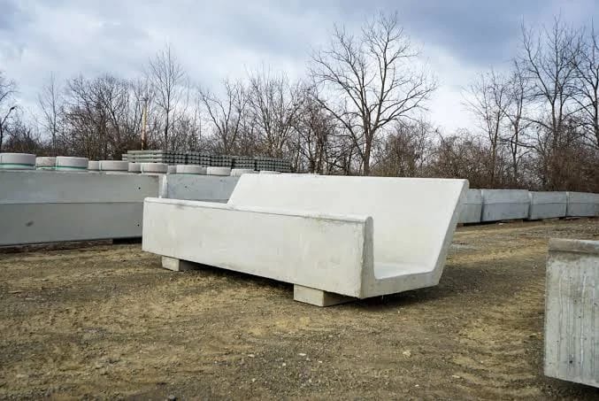 Precast Concrete Feed Bunks in Alberta: Bunk Space, Profiles, Concrete Spec and Lead Time 1 Precast Concrete Feed Bunks